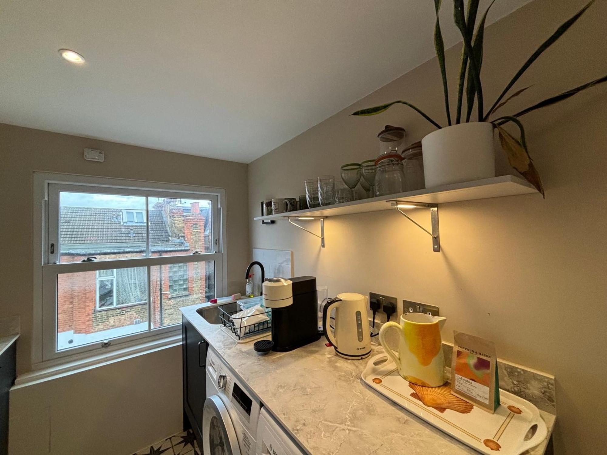 Elegant And Well-connected 2bd Flat Fulham * Londen
