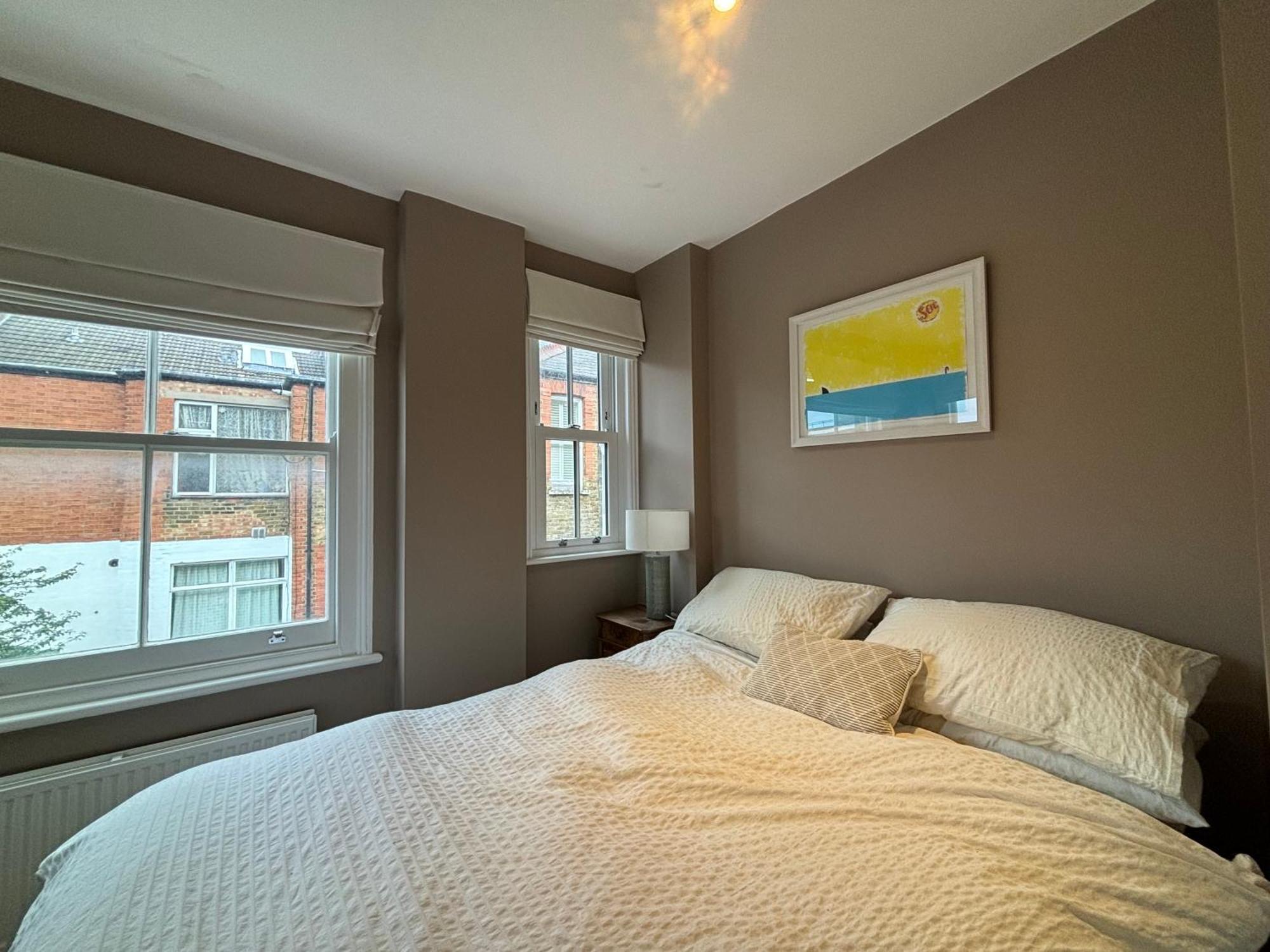Elegant And Well-connected 2bd Flat Fulham
